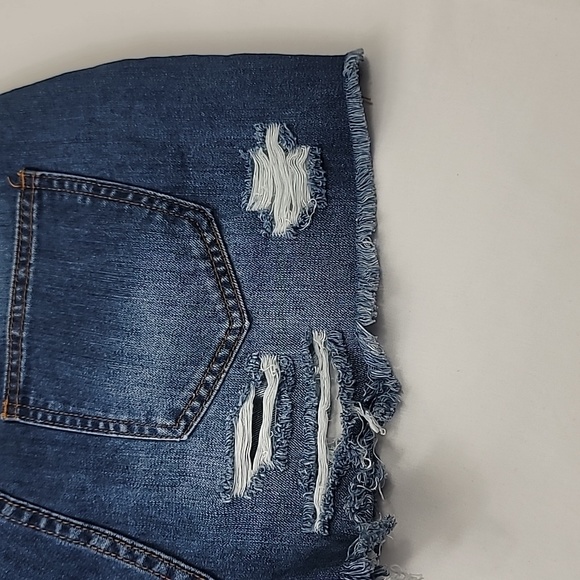 Fashion Nova Ladies Going Out Your Way Distressed  Denim Shorts Dark Wash SZ (S) - Picture 8 of 8